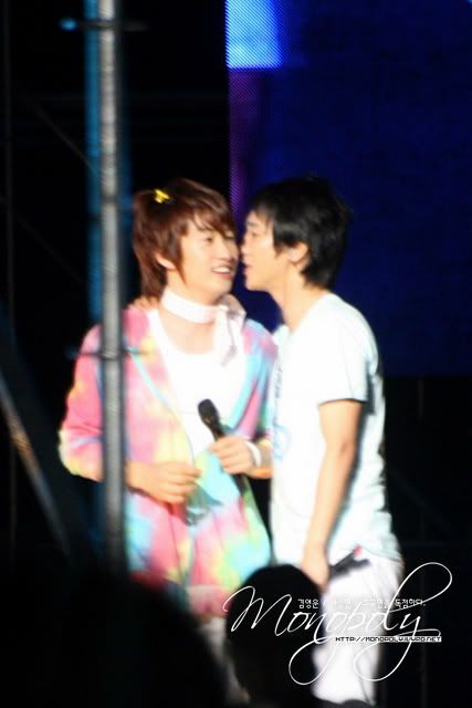 smtownconcert19.jpg eunhyuk and yesung image by triunelei smtownconcert19.jpg eunhyuk and yesung image by triunelei