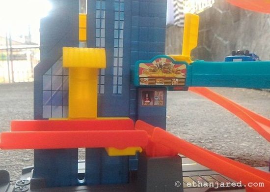 Toy Review: Hot Wheels Speedtropolis Playset my favorite things, toys, toy review, toy cars, cars, Hot Wheels